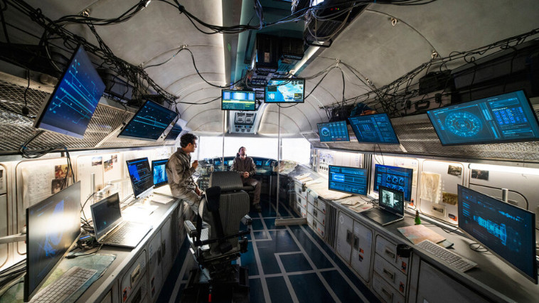 Сериал Сквозь снег: Обстоятельный приквел антиутопии